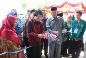 Kak Seto Pemotongan Pita di IAIN Bengkulu