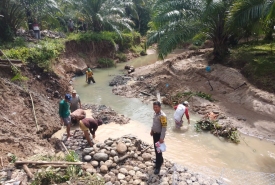 Pengawasan Pembangunan Bronjong