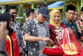 Plt Bupati Gusnan Hadiri Anniversary SMAN 6