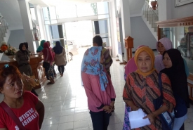 Sejumlah Pedagang Mendatangi Kantor DPRD Bengkulu Selatan Selasa (8/1/2019)