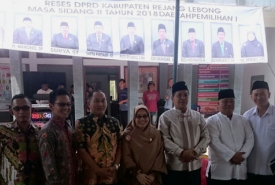 Suasana Reses DPRD Dapil I yang digelar di Kantor Carmat Curup Tengah