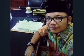 Walikota Helmi saat mengunjungi Kampung Bahari