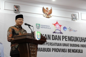 Gubernur Bengkulu Rohidin Mersyah saat menghadiri pengukuhan Persatuan Umat Budha Indonesia (Permabudi) Provinsi Bengkulu