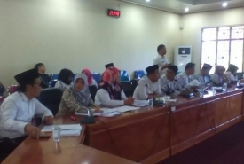 Hearing Guru Honorer dan non sertifikasi di kantor DPRD Kota Bengkulu