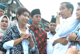 Tinjau Perkampungan Nelayan, Jokowi Perintahkan Kapolda Bersihkan “Trawl”