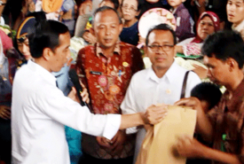 Presiden Jokowi Bantu Permodalan Koperasi Pedagang Pasar Panorama Rp. 260 Juta