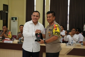 Penyerahan cinderamata
