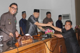 Laporan Banggar DPRD Kepahiang Pada Paripurna Tindaklanjut Evaluasi Gubernur Terhadap Perubahan APBD TA 2018 Rabu (31/10/18)