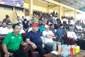 Menteri Desa, PDTT Eko Putro Sandjojo membuka Liga Santri Nusantara di Stadion Semarak Kota Bengkulu