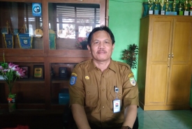 Sarmen Refni, M.Pd Kepala Sekolah SMA 2 Kepahiang