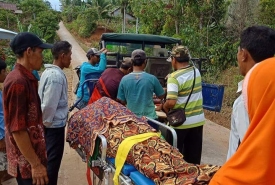 Seorang IRT meninggal dunia akibat pendaraan pasca melahirkan (Foto : Reza)