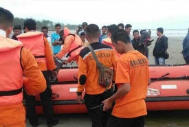 Tim BPBD Provinsi Bengkulu melakukan pencarian