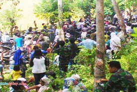 Warga Padang Guci berdatangan ke kantor pusat galian C