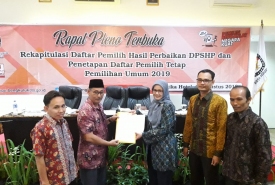 KPU Kota Bengkulu Melakukan Rapat Pleno Penetapan DPT Selasa (21/8/18)