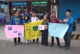 Aktivis PMII Curup melakukan aksi penggalangan dana untuk korban gempa bumi di Palu-Donggalu
