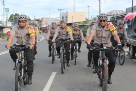 Kapolres Kepahiang AKBP Pahala Simanjuntak, S.Ik bersama perwira jajaran melakukan patroli bersepeda Sabtu (29/12/18)