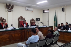 Sidang dengan terdakwa Dirwan Mahmud dan dua lainnya digelar di Pengadilan Negeri Tipikor Bengkulu, Kamis (18/10/2018)