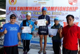 Nabila Thaharoh Putri asal Bhayangkara Swiming Club (BSC) Bengkulu Selatan berhasil meraih medali emas