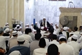 Taufiq Hasnuri mengajak umat Islam untuk tidak saling tolong menolong dalam permusuhan dan kebencian