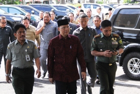 Wakil Gubernur Bengkulu, Rohidin Mersyah meyambut kedatangan Dirjen Perkebunan, Bambang, ke Kantor Gubernur Bengkulu