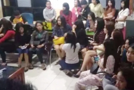 Puluhan wanita terjaring razia di tempat hiburan dan diangkut ke Polda Bengkulu