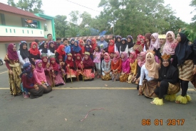 Mahasiswa Mengikuti Mata Kuliah Seni, Musik dan Bernyanyi