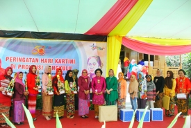 Asisten II bidang Perekonomian dan Pembangunan Yuliswani hadiri peringatan Hari Kartini Ke-139 Tahun 2018 di Rumah peninggalan Ibu Fatmawati Soekarno